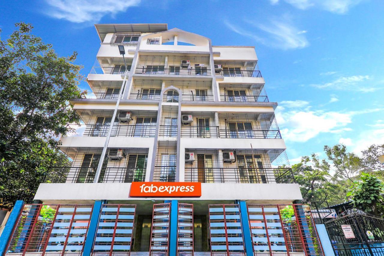 Fabexpress Nalanda Service Apartment Mumbai  Buitenkant foto